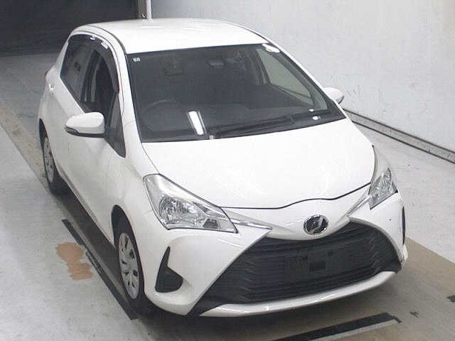 TOYOTA VITZ — фото
