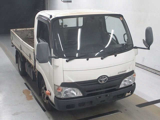 TOYOTA DYNA — фото