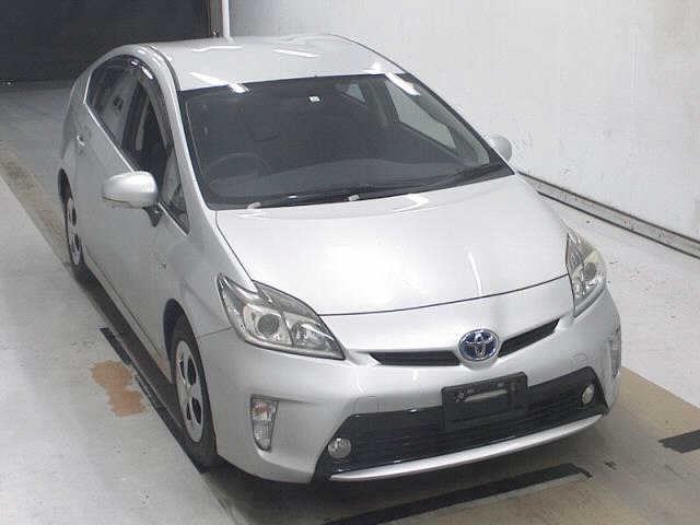 TOYOTA PRIUS — фото
