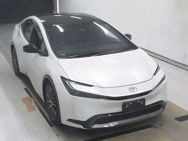 TOYOTA PRIUS — фото
