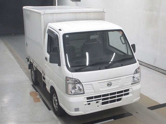 NISSAN CLIPPER — фото