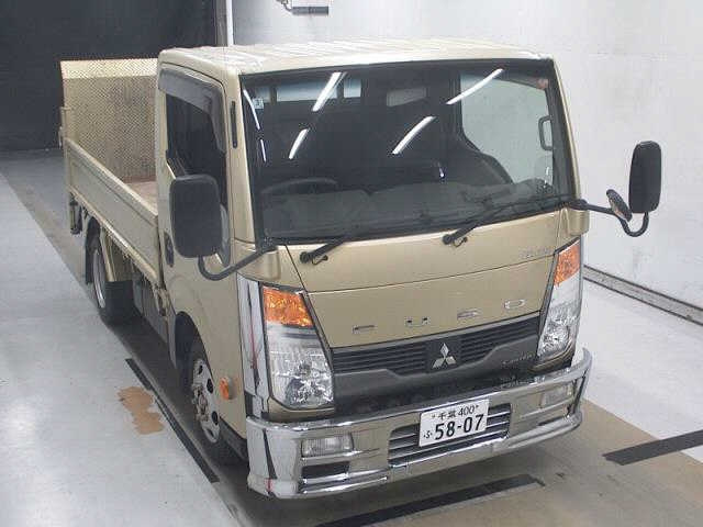 MITSUBISHI CANTER — фото