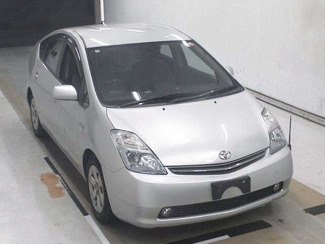 TOYOTA PRIUS — фото