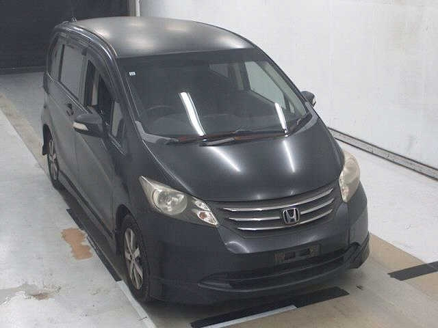 HONDA FREED — фото