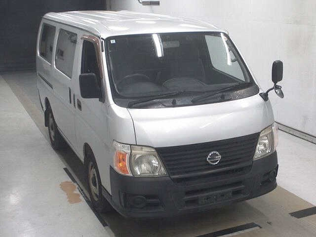 NISSAN CARAVAN — фото