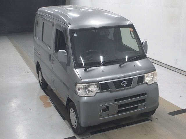 NISSAN CLIPPER — фото