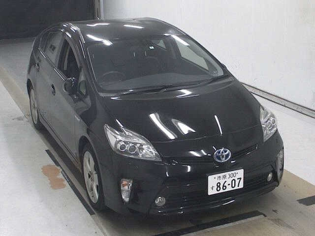 TOYOTA PRIUS — фото