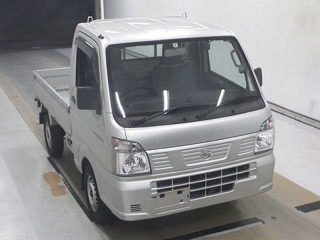 NISSAN CLIPPER — фото