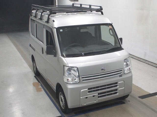 NISSAN CLIPPER — фото