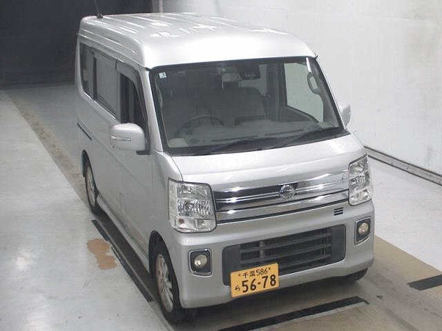 NISSAN CLIPPER — фото