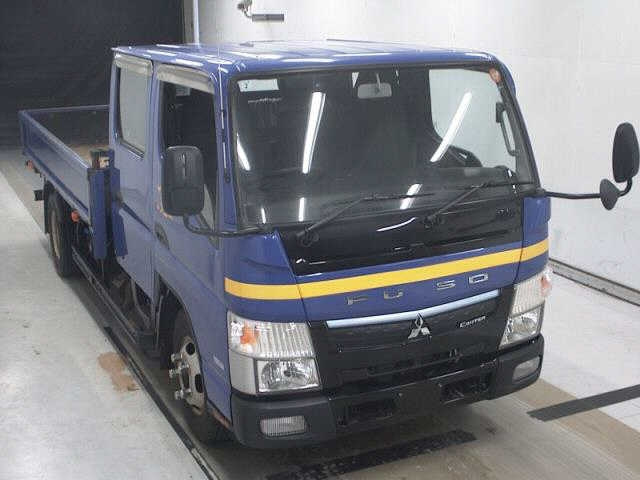 MITSUBISHI CANTER — фото