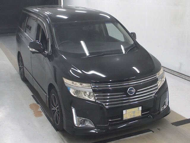 NISSAN ELGRAND — фото