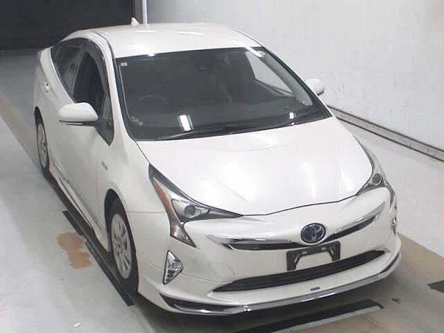 TOYOTA PRIUS — фото