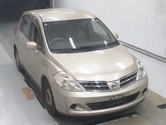 NISSAN TIIDA — фото