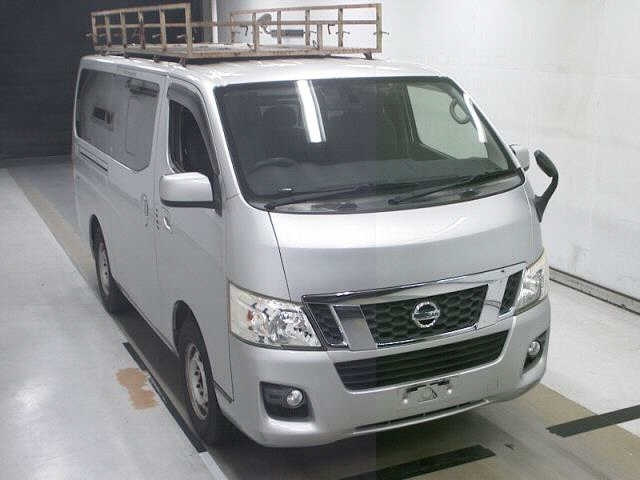 NISSAN CARAVAN — фото