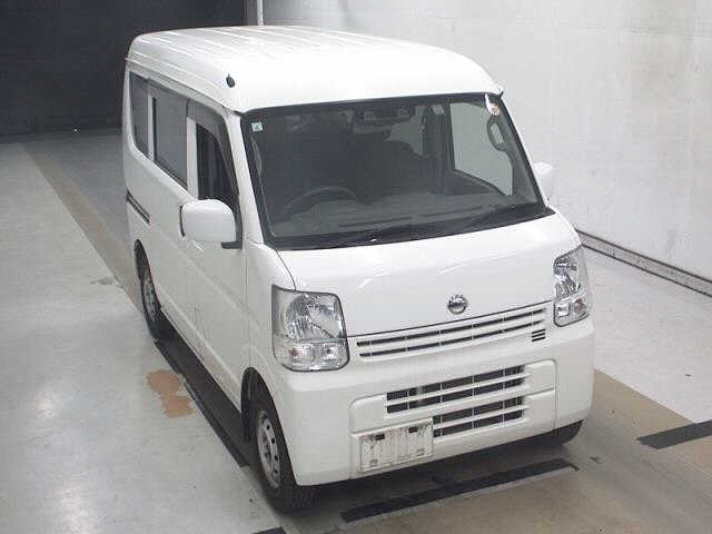 NISSAN CLIPPER — фото
