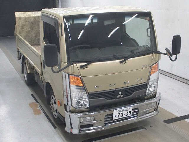 MITSUBISHI CANTER — фото