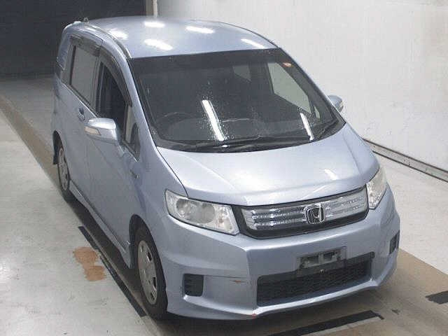 HONDA FREED — фото