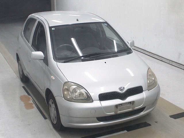TOYOTA VITZ — фото