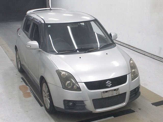 SUZUKI SWIFT — фото