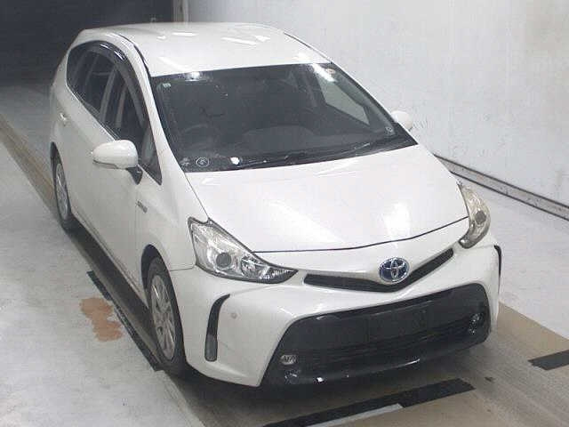 TOYOTA PRIUS — фото
