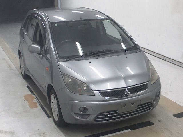 MITSUBISHI COLT — фото