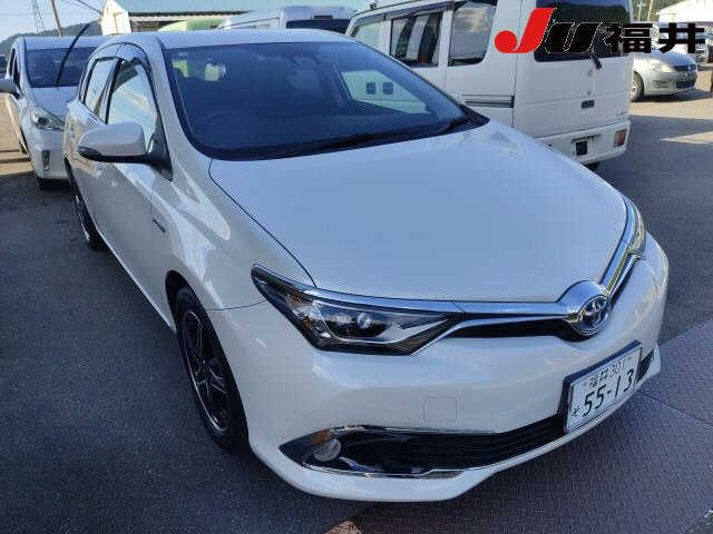 TOYOTA AURIS — фото