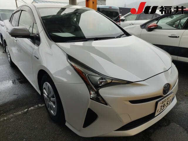 TOYOTA PRIUS — фото