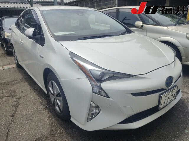 TOYOTA PRIUS — фото
