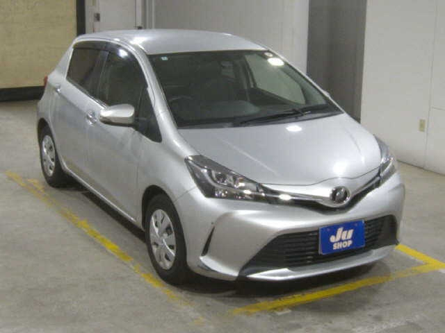 TOYOTA VITZ — фото