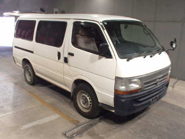 TOYOTA HIACE — фото