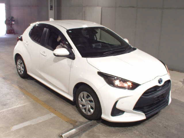 TOYOTA YARIS — фото
