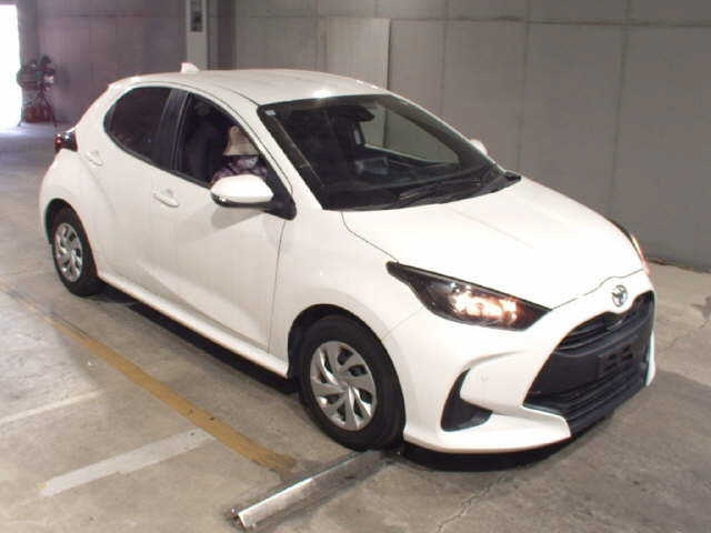 TOYOTA YARIS — фото