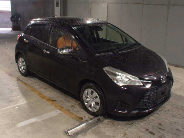 TOYOTA VITZ — фото