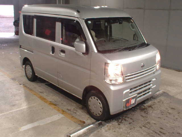 NISSAN CLIPPER — фото
