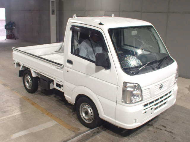 NISSAN CLIPPER — фото