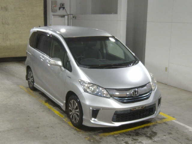 HONDA FREED — фото