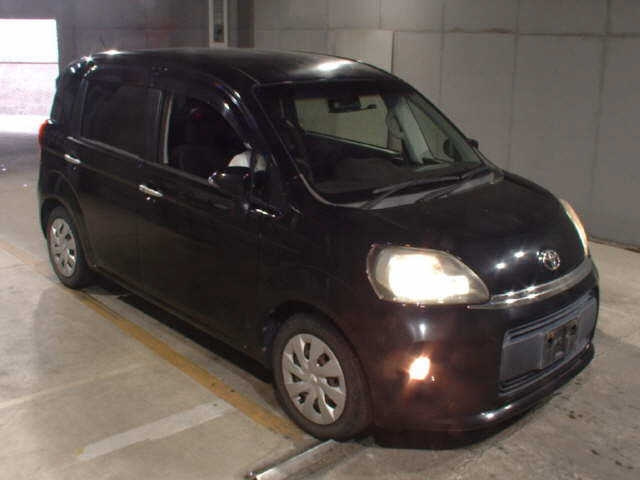 TOYOTA PORTE — фото