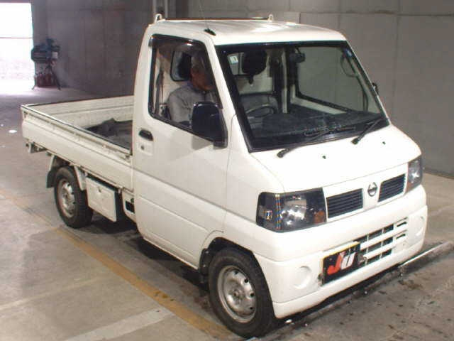 NISSAN CLIPPER — фото