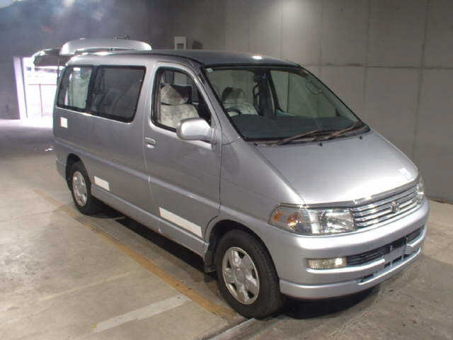 TOYOTA HIACE — фото