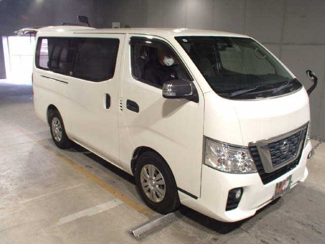 NISSAN CARAVAN — фото