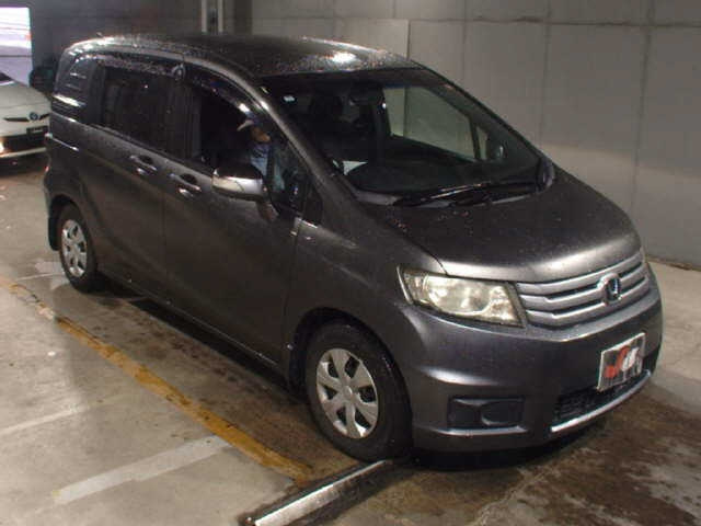 HONDA FREED — фото
