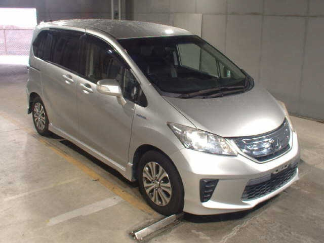 HONDA FREED — фото