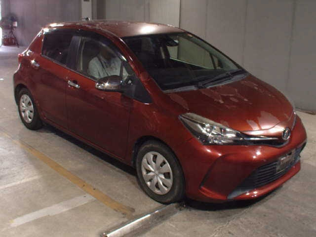 TOYOTA VITZ — фото