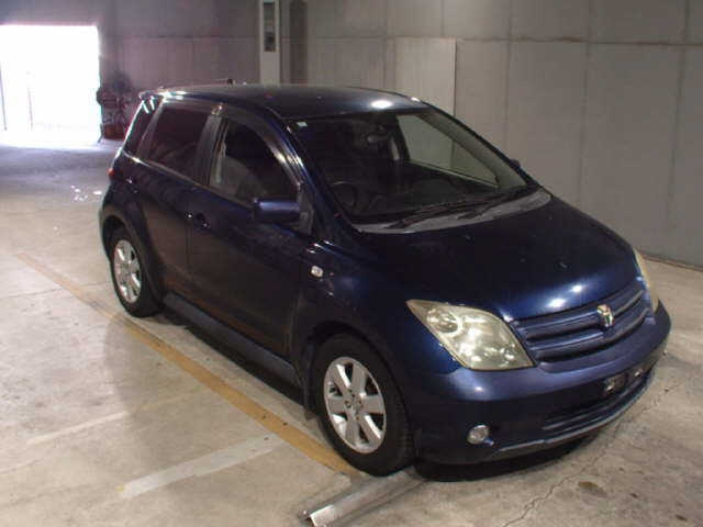 TOYOTA IST