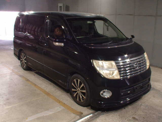 NISSAN ELGRAND — фото