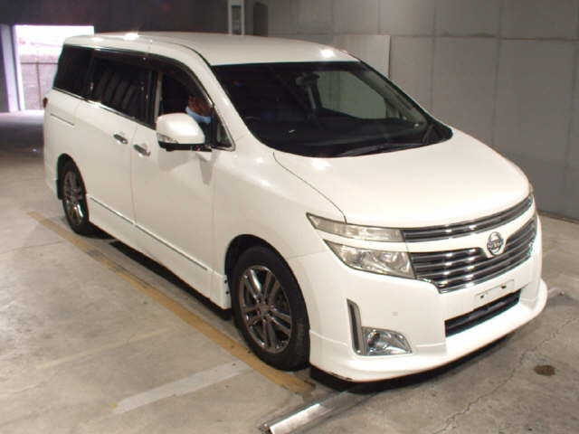 NISSAN ELGRAND — фото