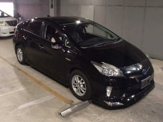 TOYOTA PRIUS — фото