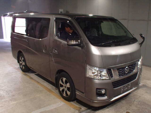 NISSAN CARAVAN — фото