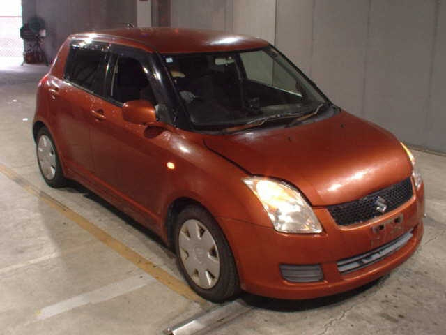 SUZUKI SWIFT — фото